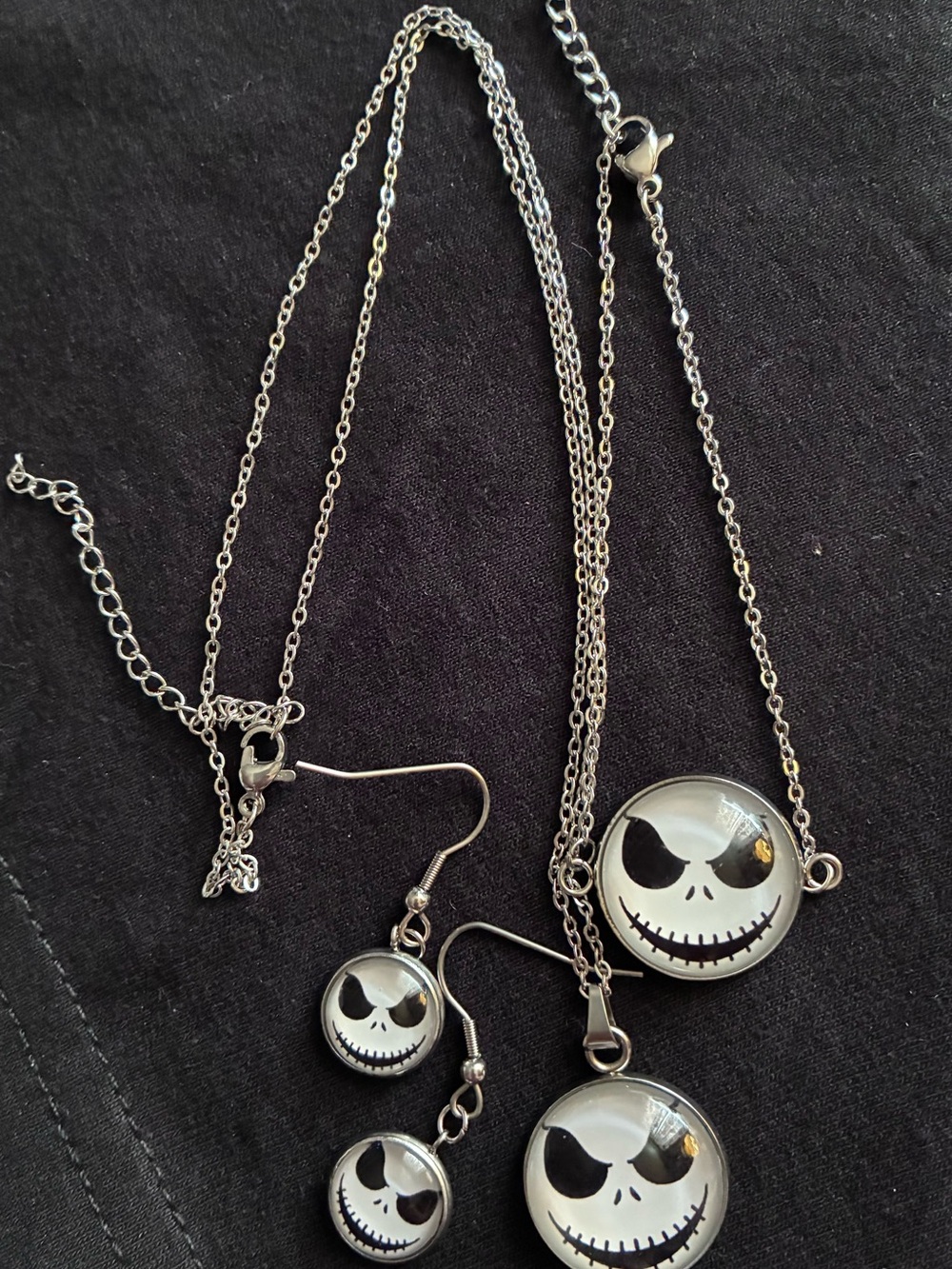 Silver-tone Skull Pendant Necklace and Earring Jewelry Set - Black & White